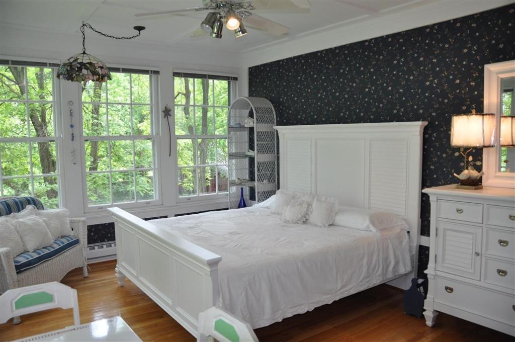 Wayne Bed & Breakfast Inn (Adults Only) Room photo