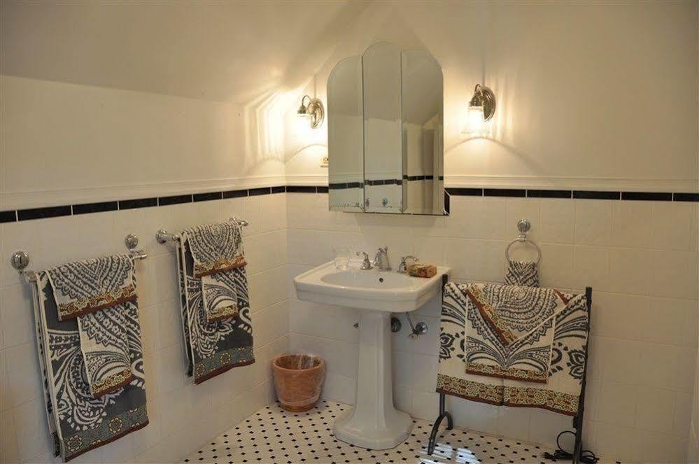 Wayne Bed & Breakfast Inn (Adults Only) Exterior photo